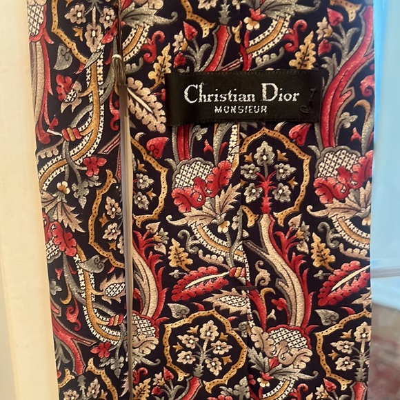 CHRISTIAN DIOR MENS PAISLEY TIE - Picture 2 of 4